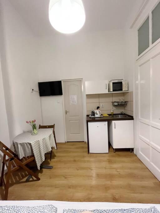 12# Sunflower Cozy Apartment Budapeste Exterior foto